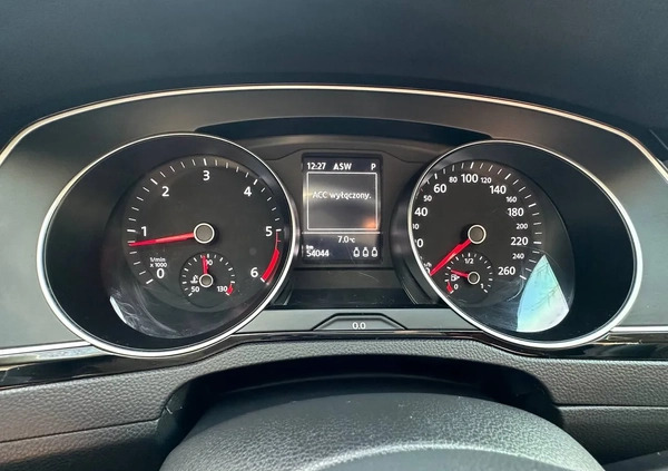 Volkswagen Passat cena 68500 przebieg: 54000, rok produkcji 2017 z Warszawa małe 742
